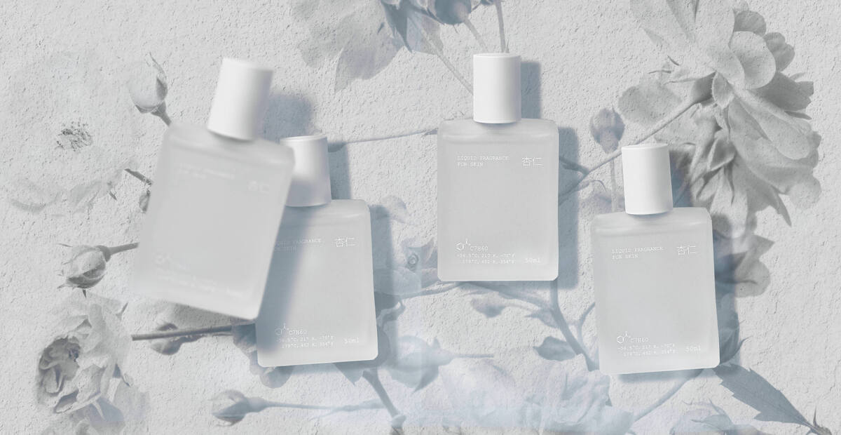フィロソフィア  LIQUID FRAGRANCE 杏仁 香水　50ml フィロソフィア」から杏仁豆腐の香りがテーマのフレグランスが登場